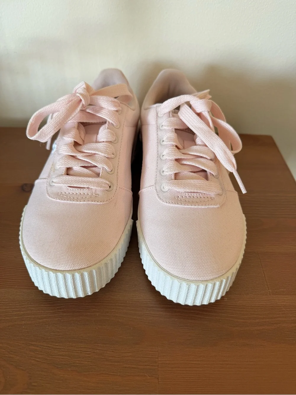 Puma Soft Foam Carina Summer Cat Shoes Casual Pink and White Women's size 7